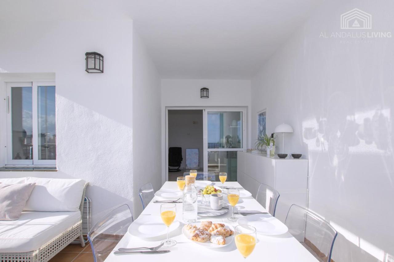 Scandinavian Style Apartment With Amazing Sea Views And South West Facing Sunny Terrace In Miraflores Walking Distance To The Beach! Málaga Eksteriør billede